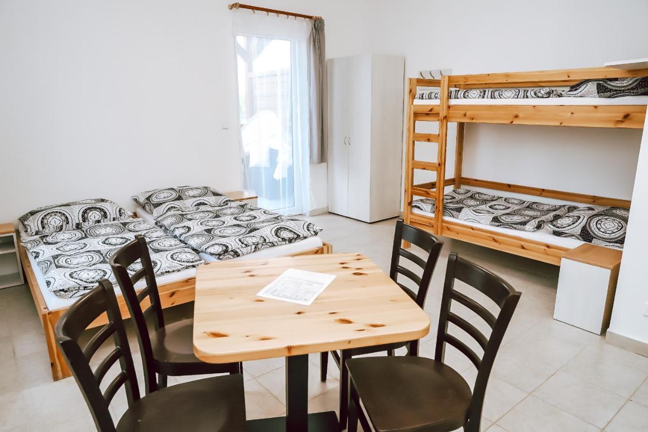 Chaty A Apartmany Hracholusky Kemp Kosatka Pnovany 外观 照片