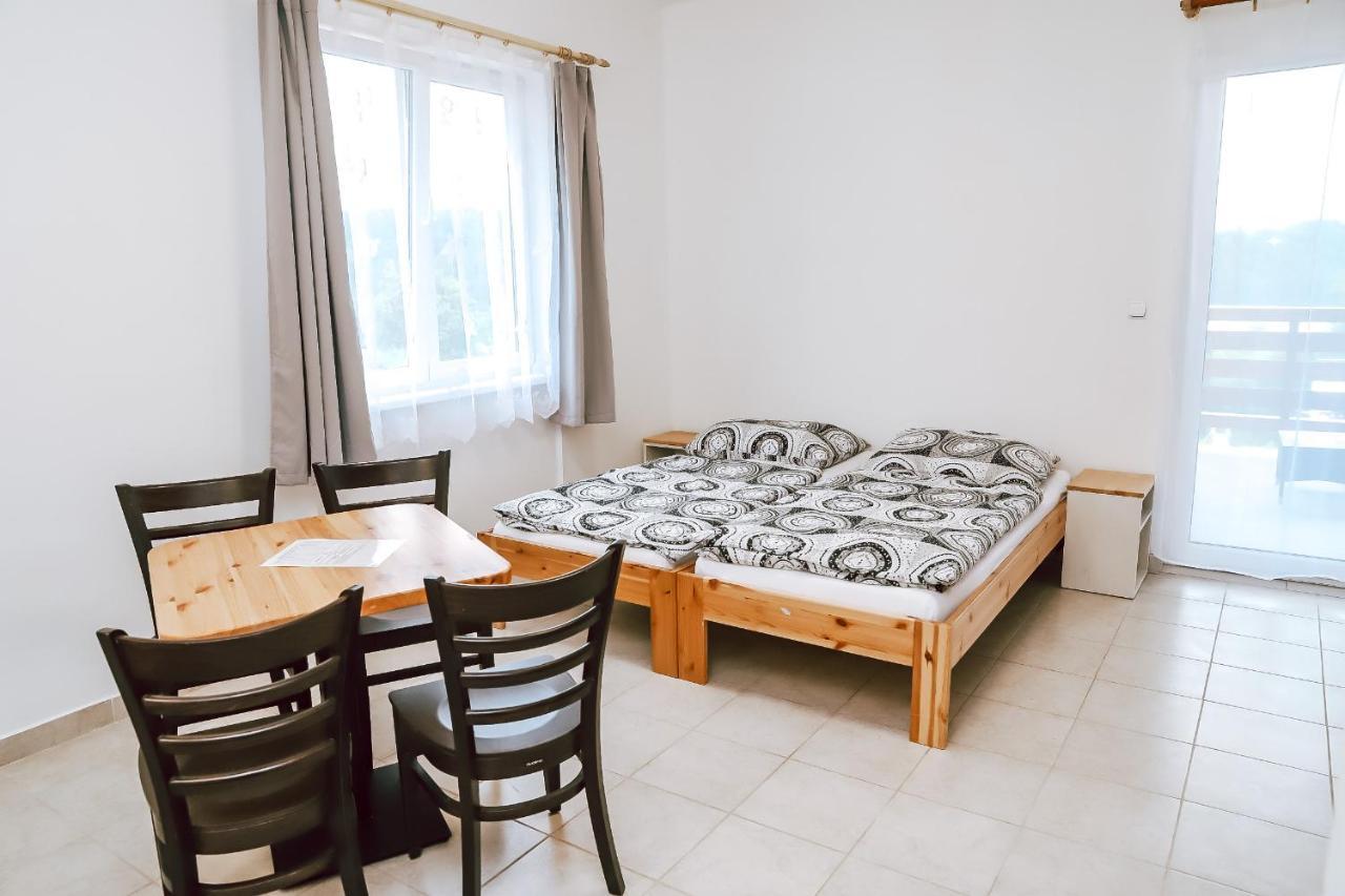 Chaty A Apartmany Hracholusky Kemp Kosatka Pnovany 外观 照片