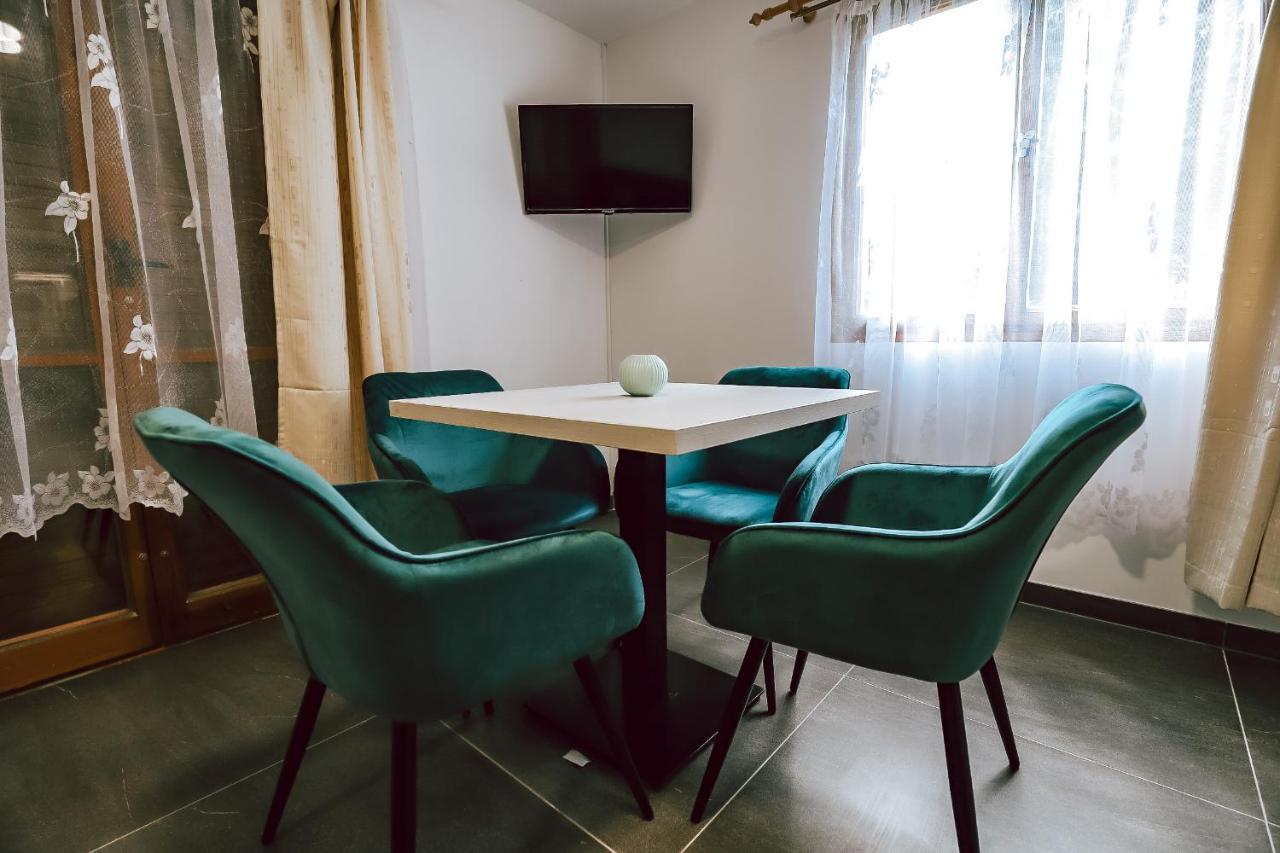Chaty A Apartmany Hracholusky Kemp Kosatka Pnovany 外观 照片